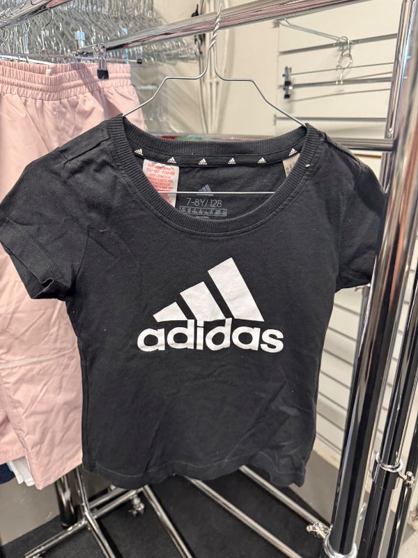 Adidas stuttermabolur