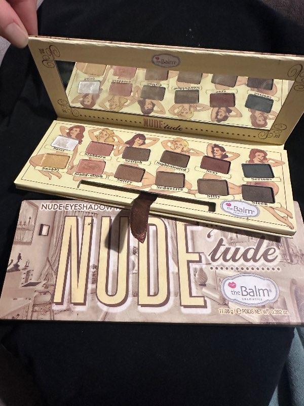 NUDE’tude eyeshadow OMBRES