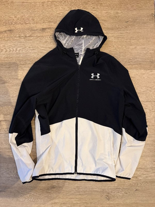 Under Armour vindjakki Medium