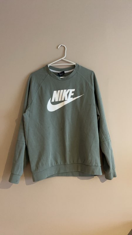 Nike peysa græn