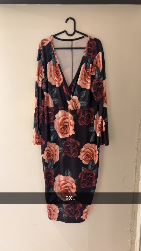 Kjóll ljósbleik/dökk blóm