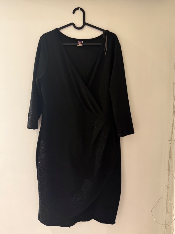 Glimmer wrap kjóll svartur