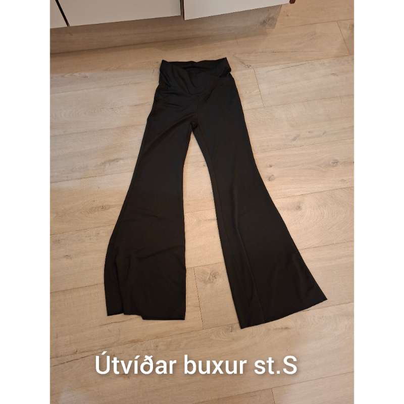 Útvíðar buxur