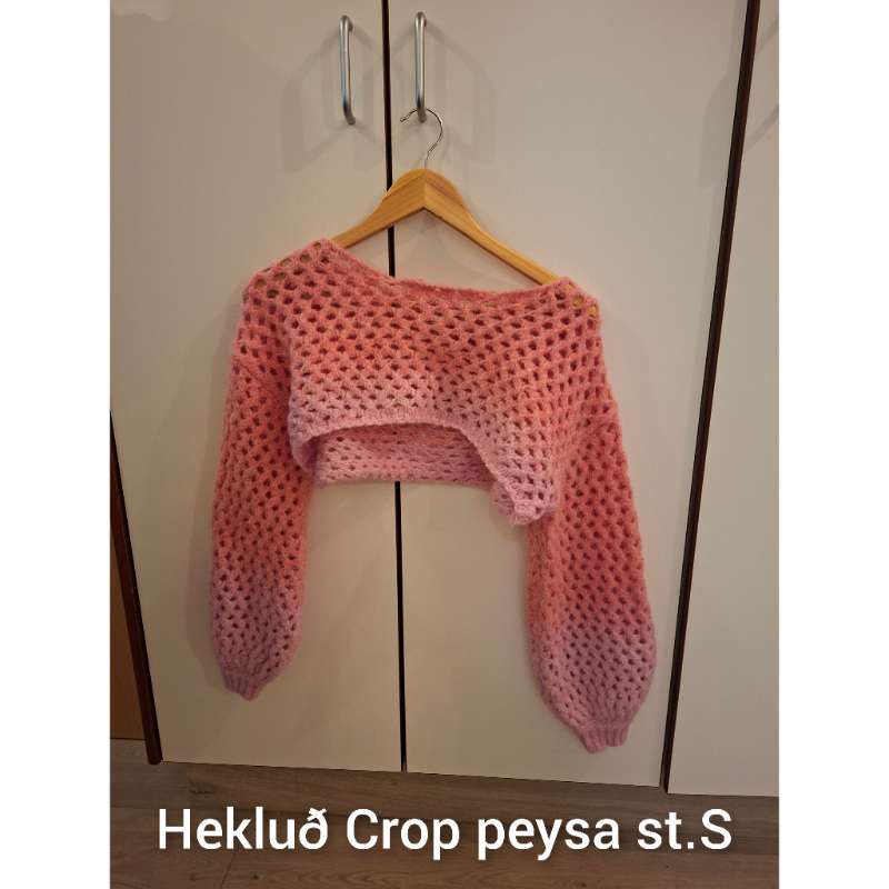 Hekluð Crop peysa
