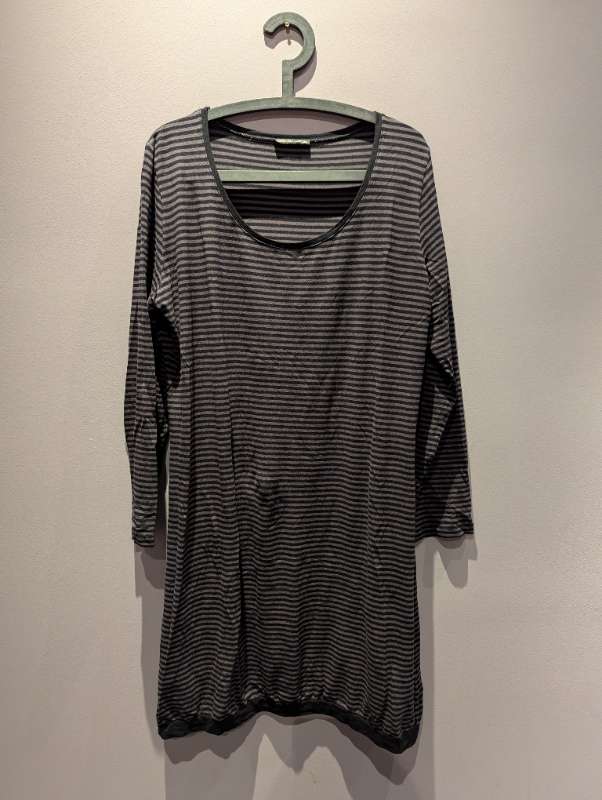 Zeittos kjóll sv/br r0ndóttur