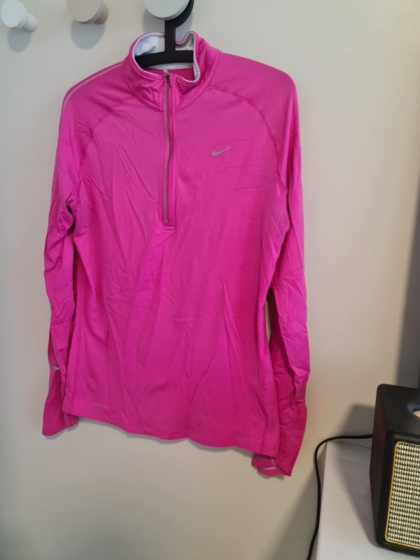 Dökkbleik Nike