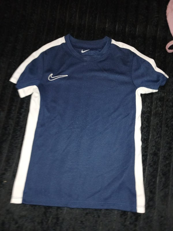 Nike íþróttabolur