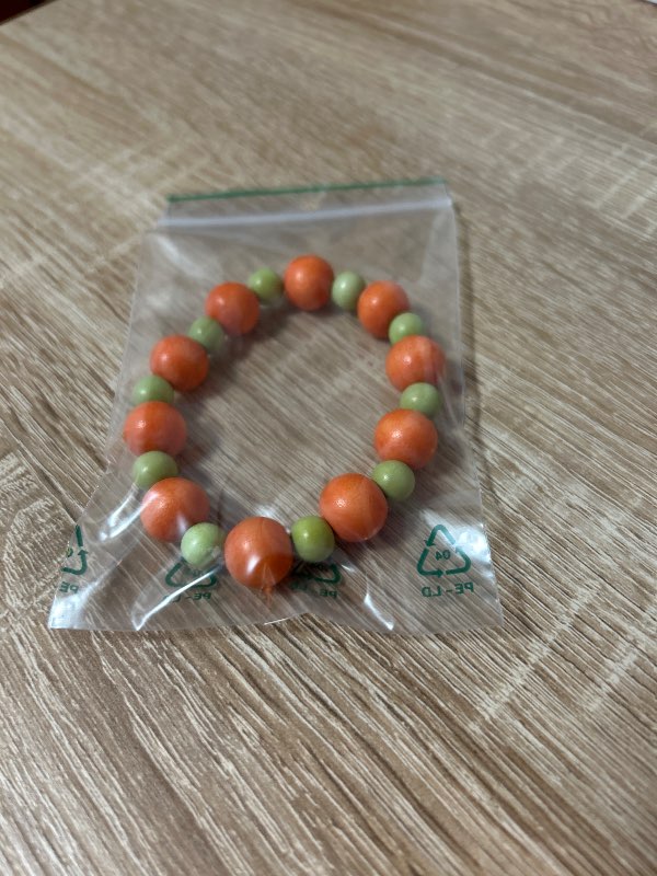 Armband tréperlur