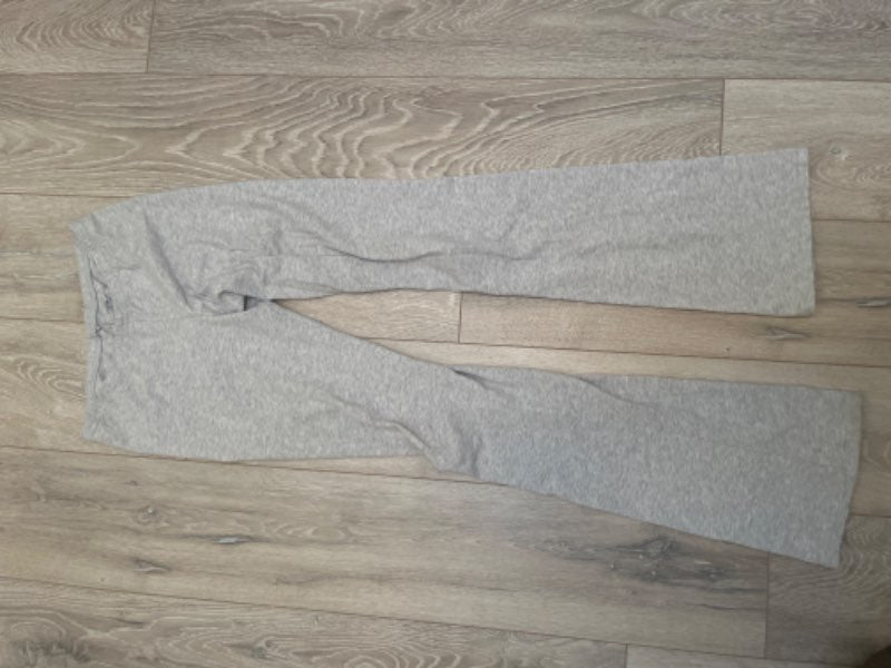 Brandy Melville cozy buxur gráar