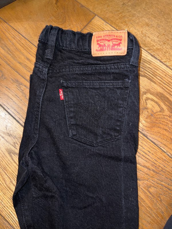 Levis