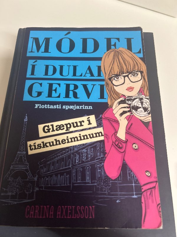Bók|módel í dulargervi