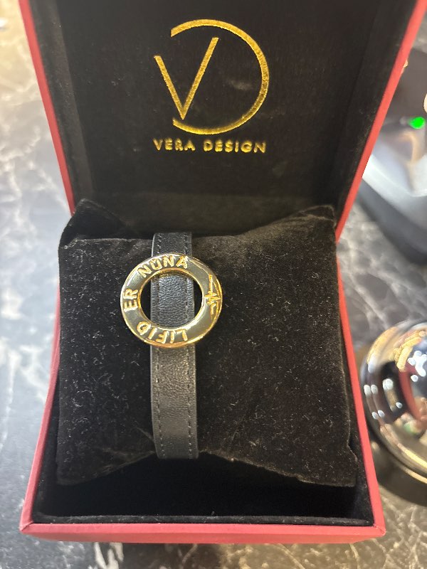 vera armband