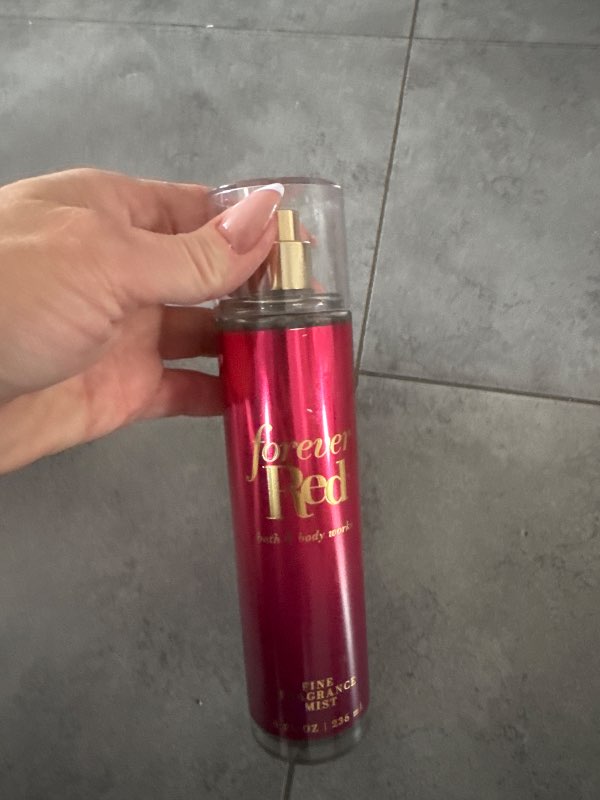 Bath&body works sprey Red