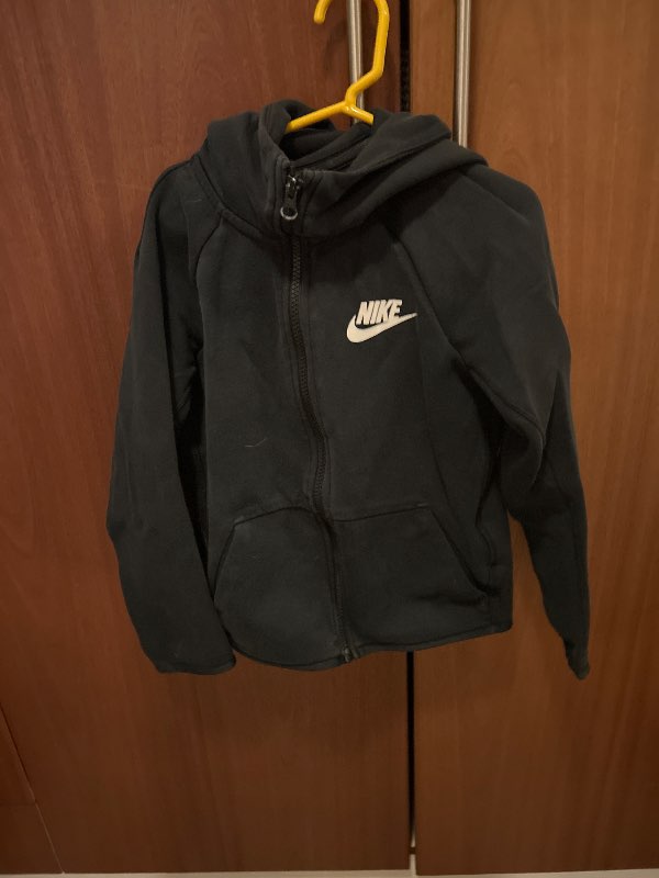 Nike hettupeysa