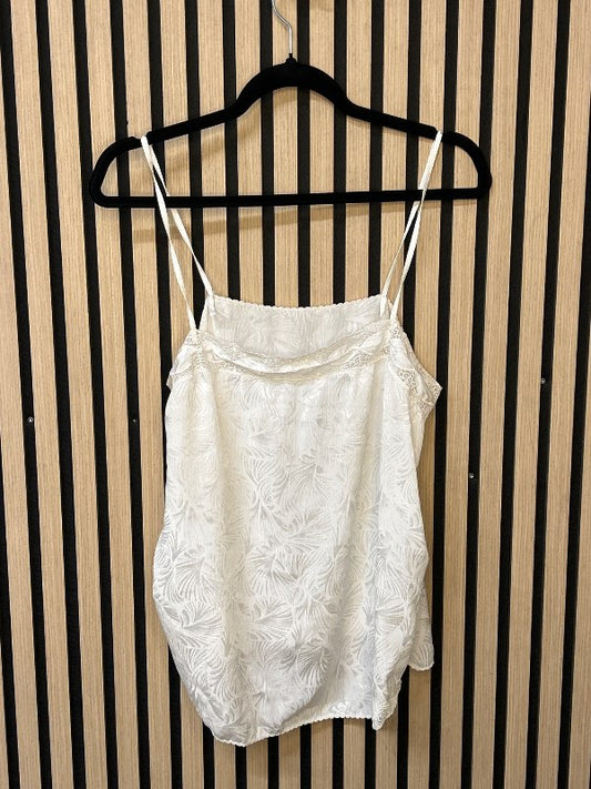 Hvítur silki toppur