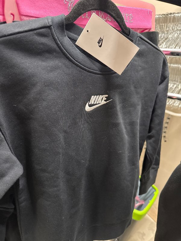 Nike peysa svört ný