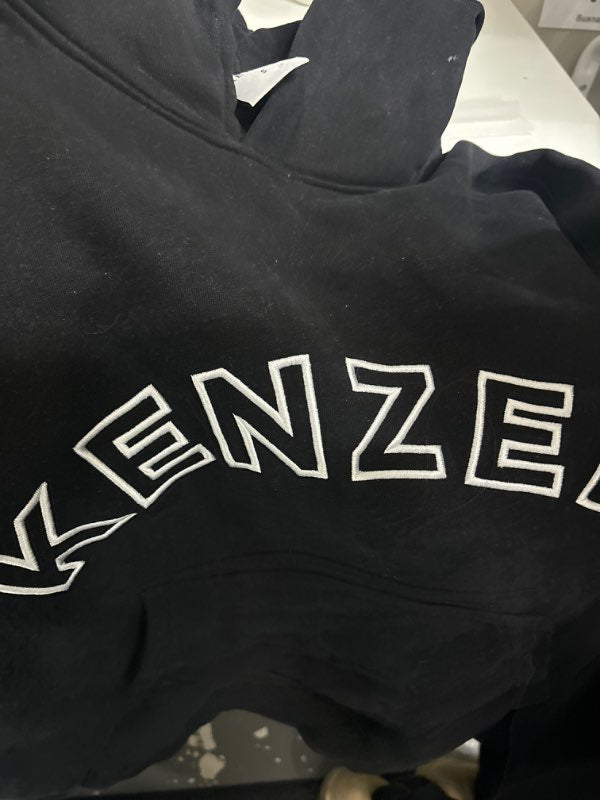 Kenzen svört peysa
