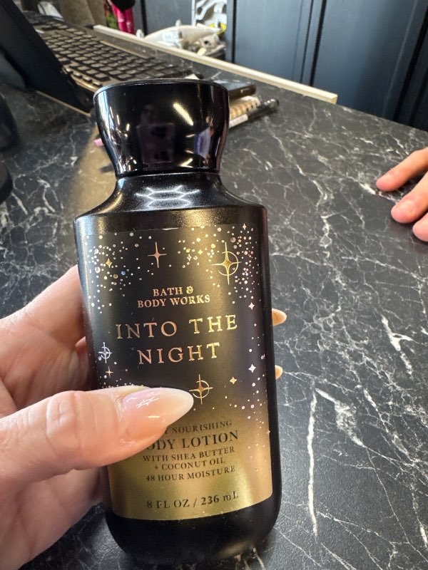 In to the night bodylotion