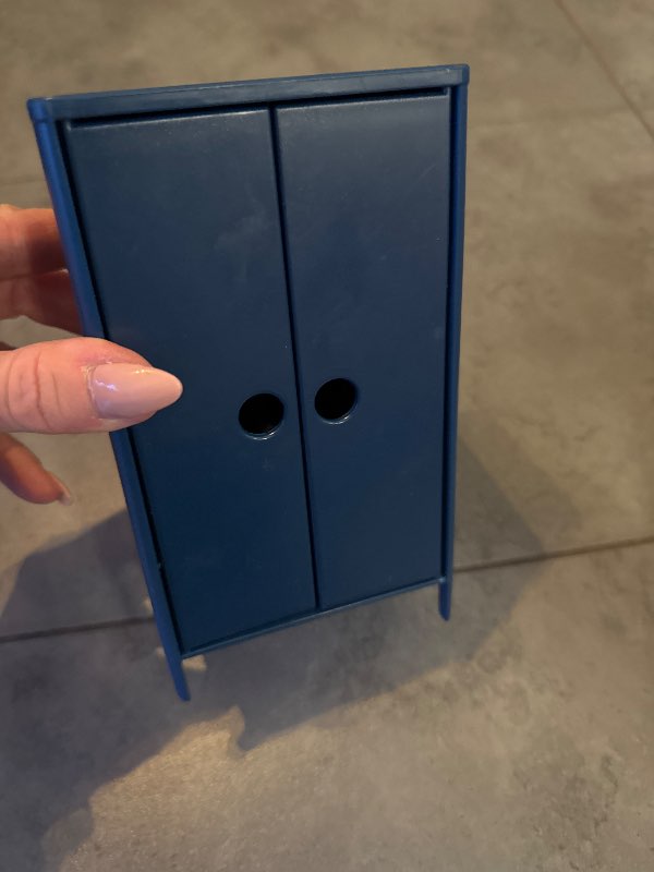 Barbie fataskápur blár