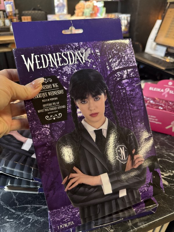 Wednesday hárkolla ný