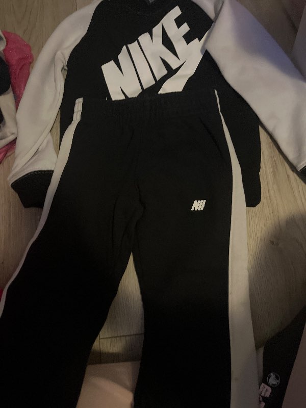 Svart og hvítt nike sett