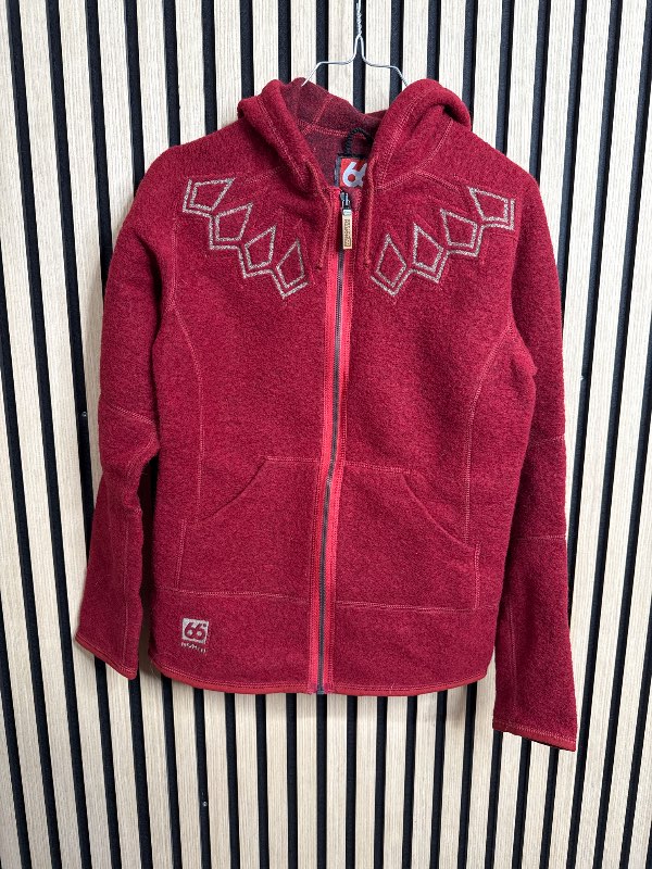 66N rauð flíspeysa