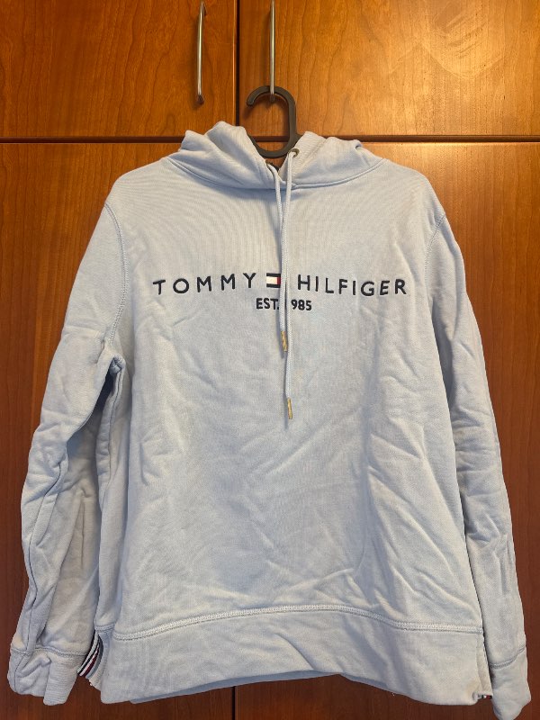 Ljósblá Tommy hettupeysa