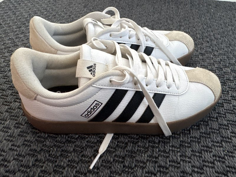 Adidas Skór St 40