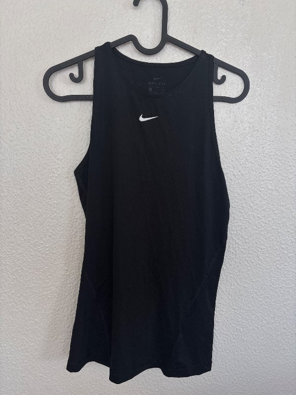 Nike íþróttabolur - E