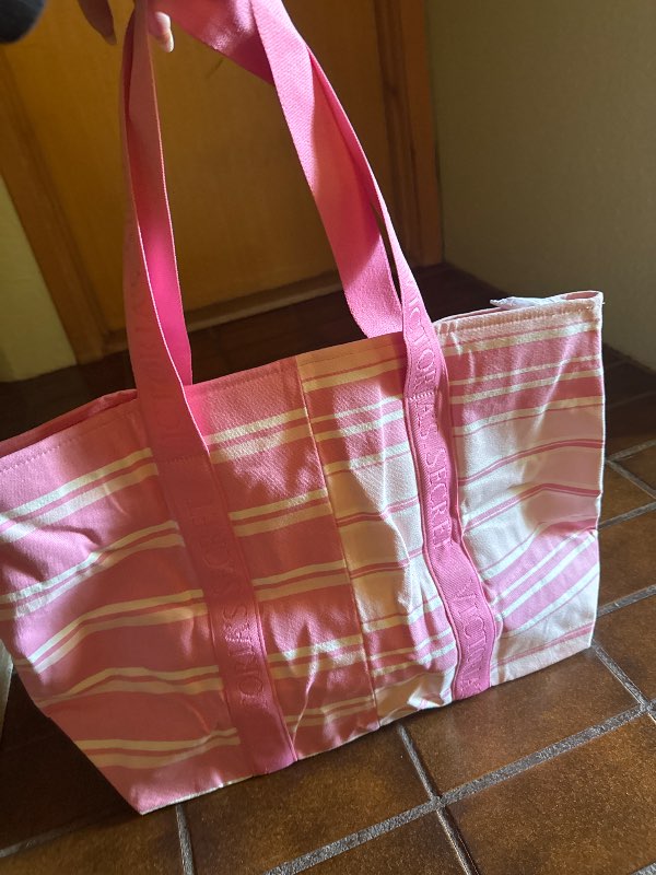 Victorias Secret bleik taska