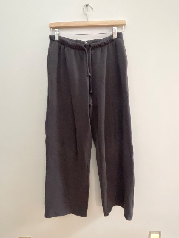 Dökkráar víðar jogging buxur