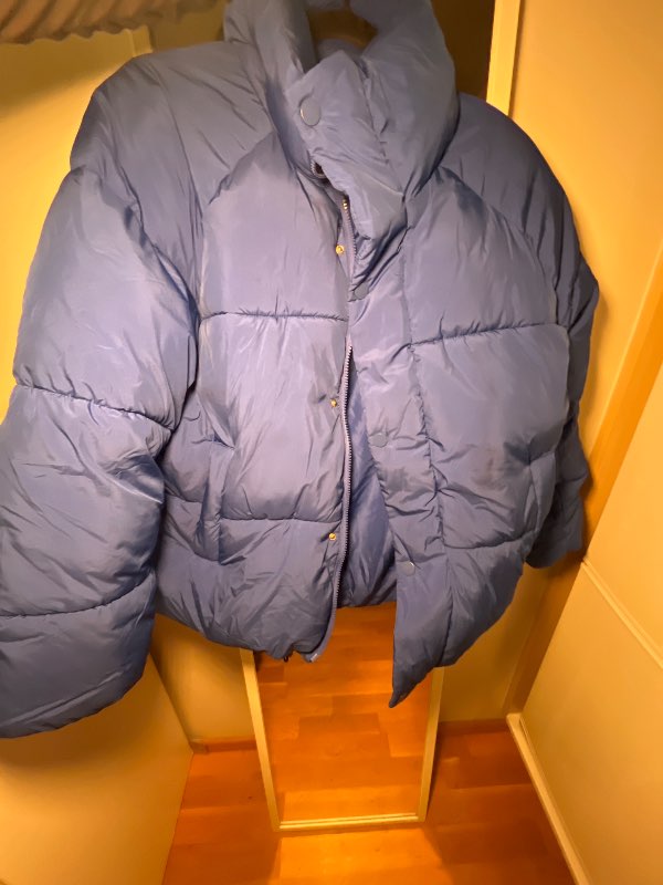 GinaTricot blá úlpa