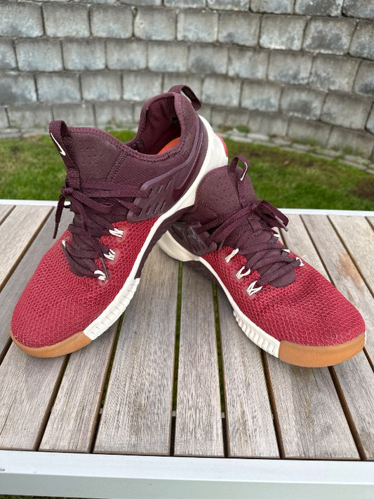 Nike rauðir íþróttaskór