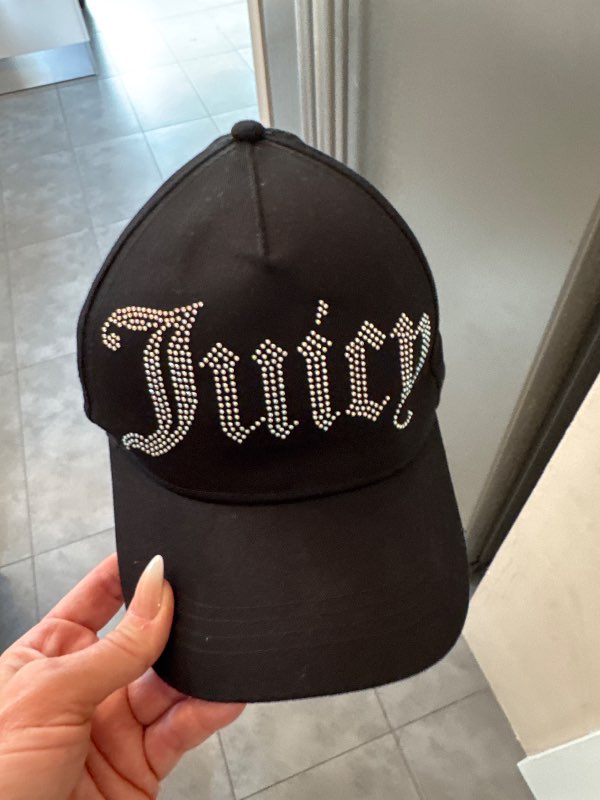 Juicy Couture derhúfa