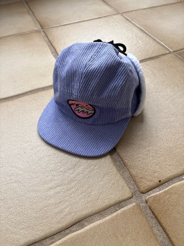 Notice the reckless húfa purple