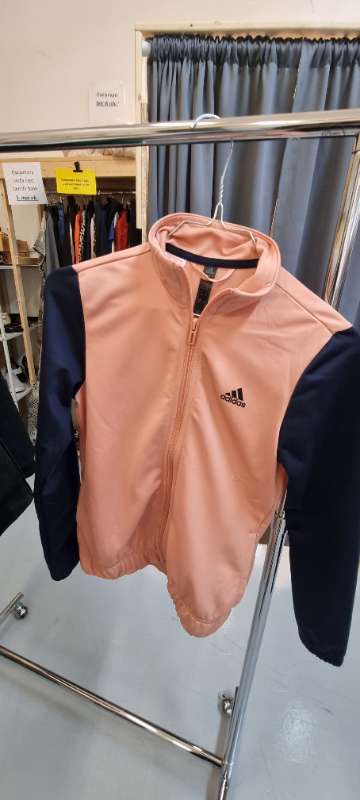 Adidas peysa