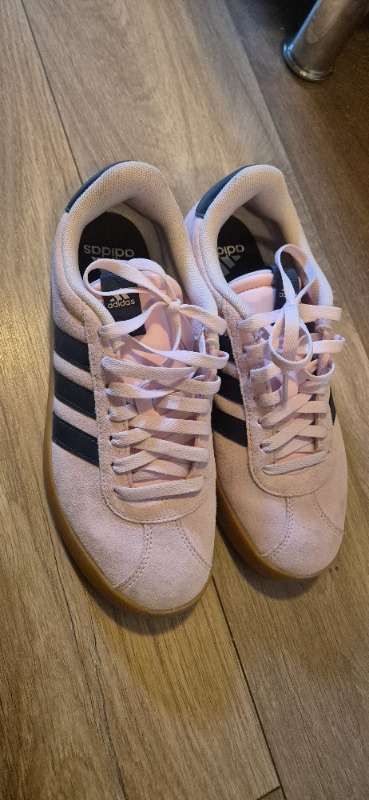 Adidas skór