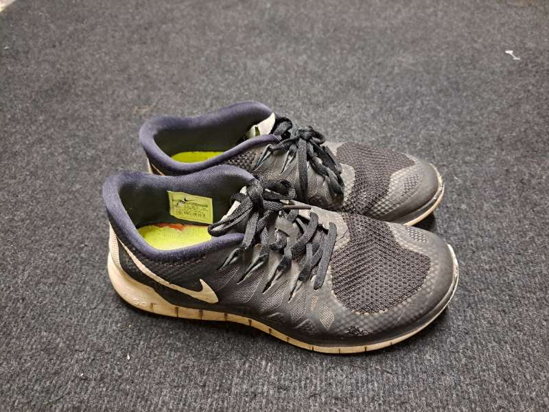 Strigaskór sv NIKE