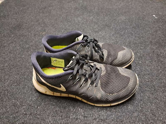 Strigaskór sv NIKE