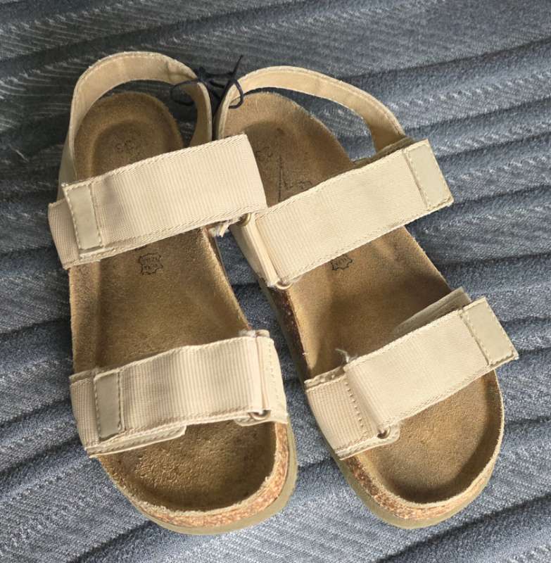 Sandalar 33