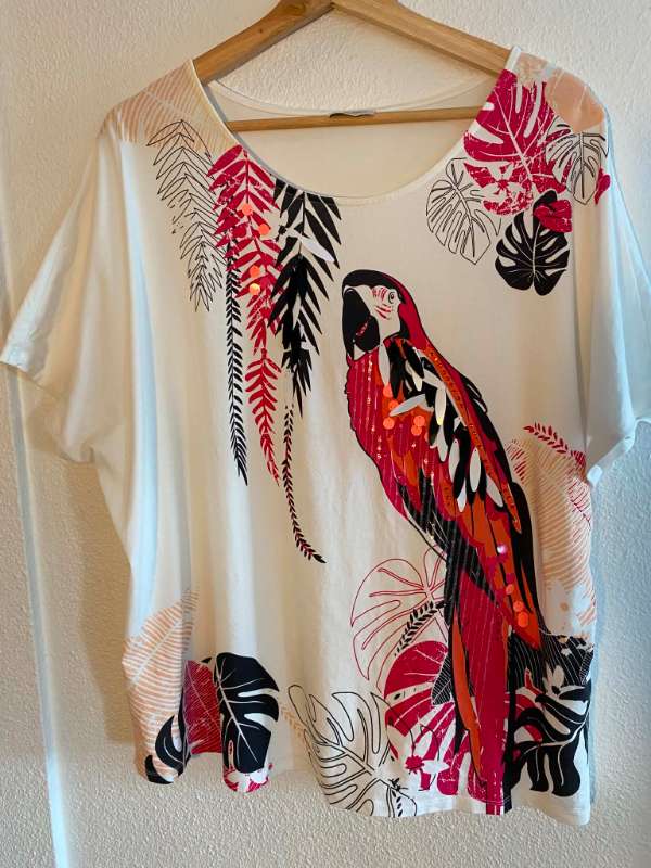 Hvítur bolur með fugl og fjaðrir Gerry Weber XL