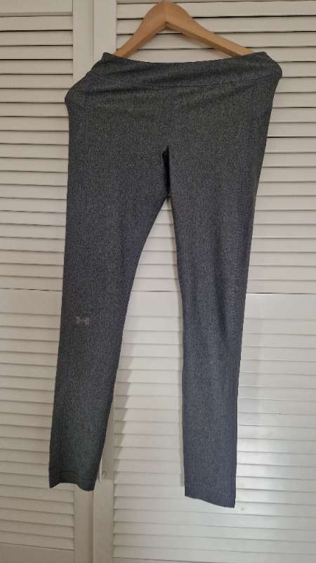 Grey leggings under armour