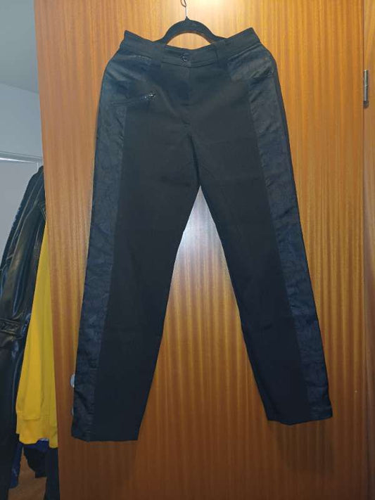 Svartar gallabuxur