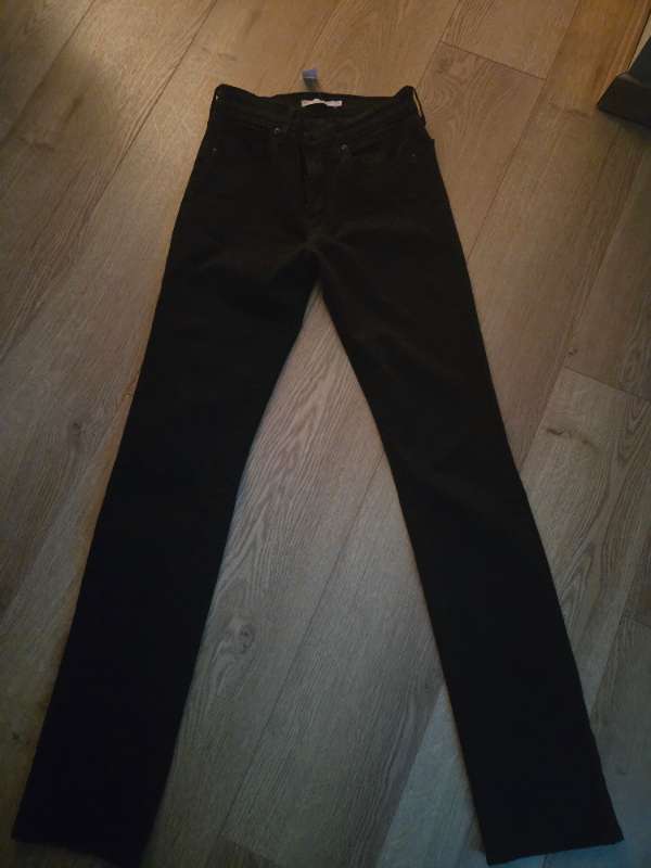 E levis high rise