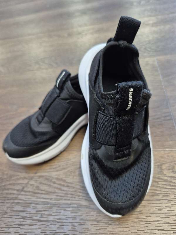 skechers