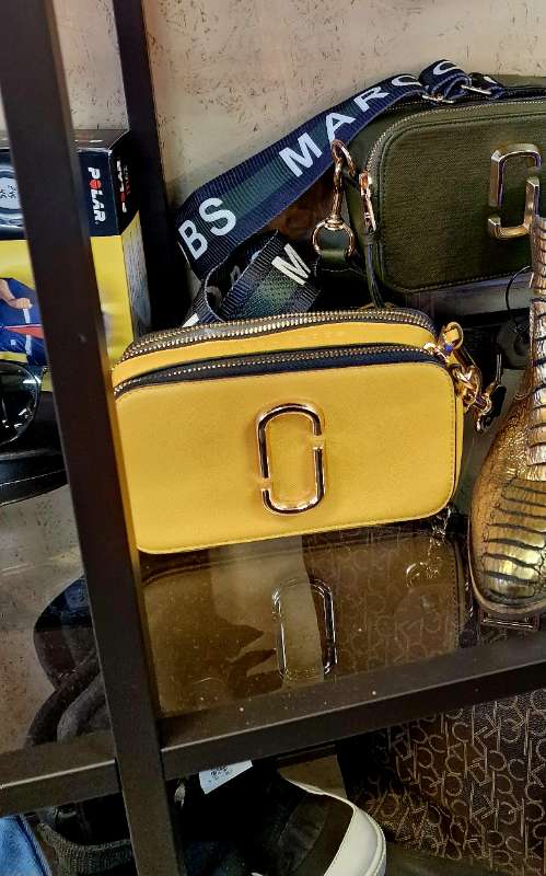 Marc Jacobs gul