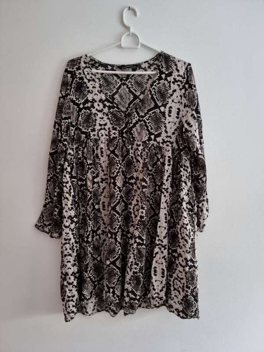 Zara woman mynstraður kjóll