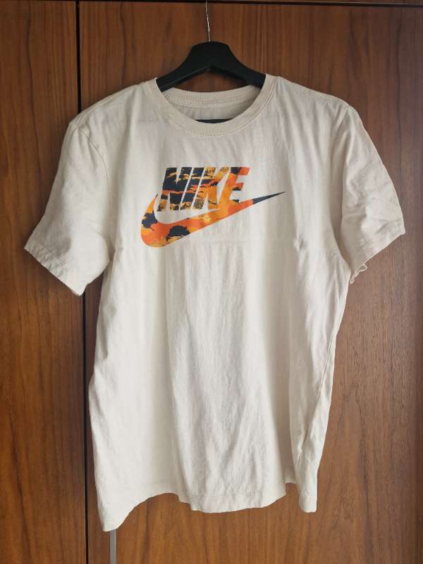 Bolur - orange Nike