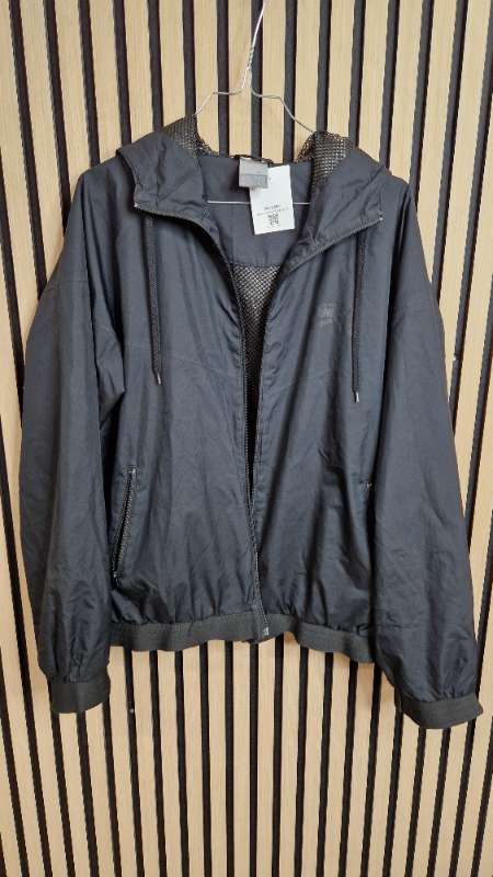 Jakki svartur NIKE st. M