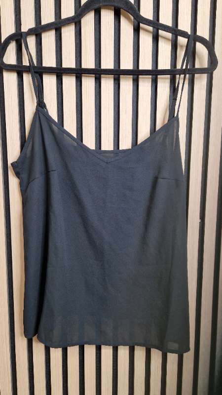 Toppur svartur M/L